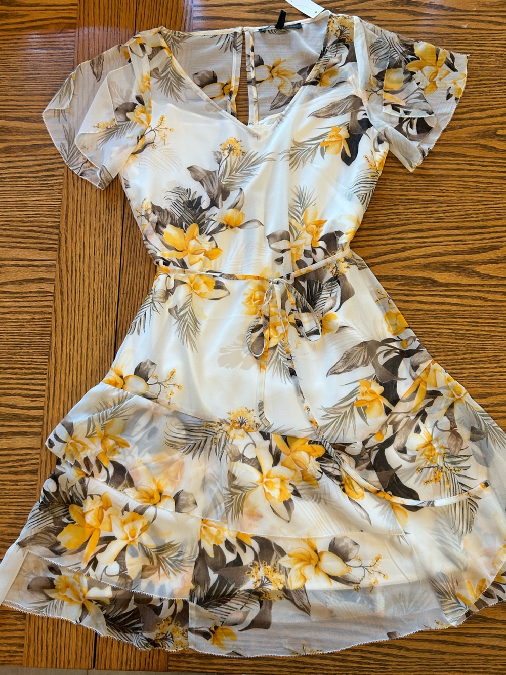 White House Black Market Ecru Floral Zip Flowing. Dress Yellow Floral Size S